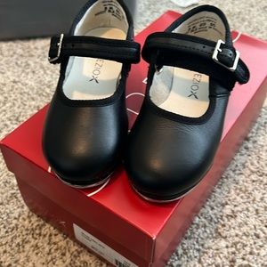 Capezio girls tap shoes